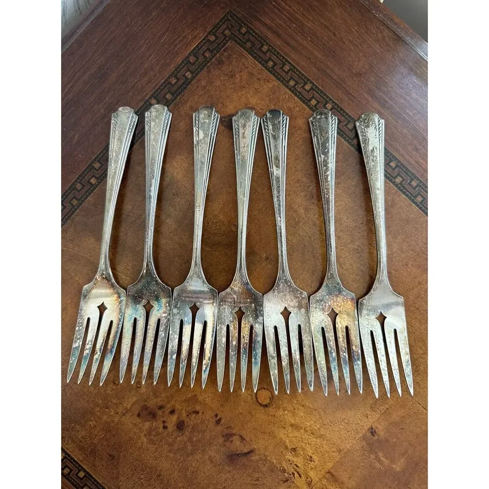 7 FANTASY 1941 by Oneida Community Carlton Plate Silverplate SALAD FORKS 6.5